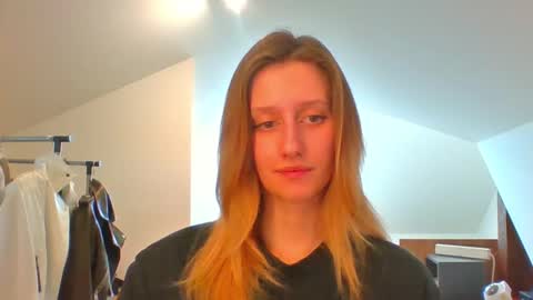 L U N A  online show from 02.26.25