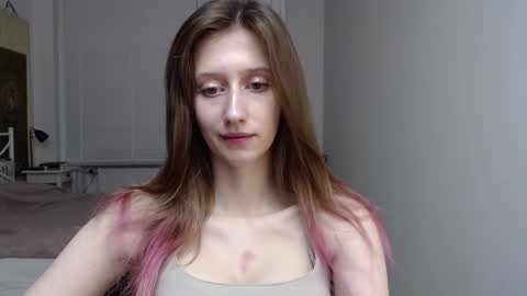 L U N A  online show from 12.22.25