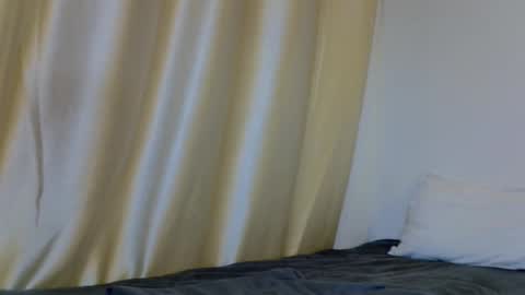 Snapshot of luna_zest chatting on 02.22.26 luna online show from 02.22.26