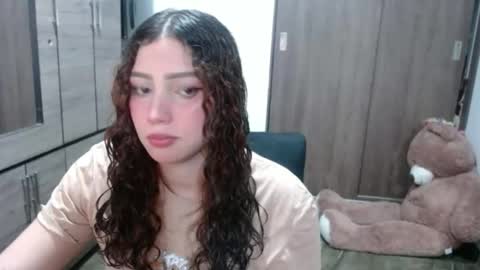 Snapshot of lunaa_sub chatting on 05.06.26 lunaa_sub online show from 05.06.26
