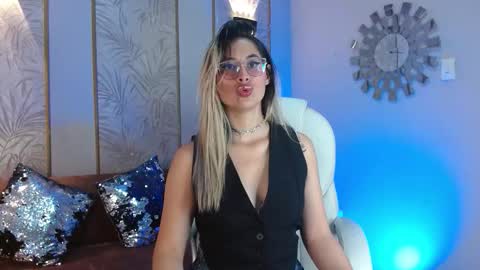 Luna online show from 10.19.25