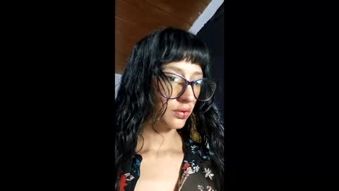 Snapshot of lunaaluneraa chatting on 05.21.26 lunaaluneraa online show from 05.21.26