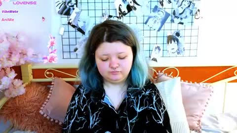 Snapshot of lunaar_ chatting on 05.29.26 Luna online show from 05.29.26