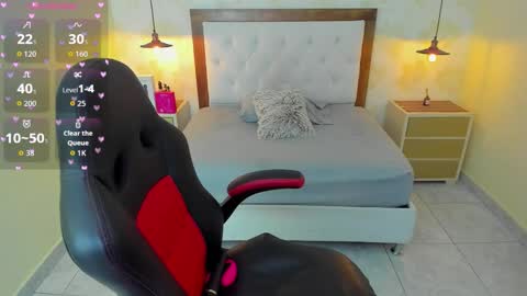 LUNA  online show from 10.15.25