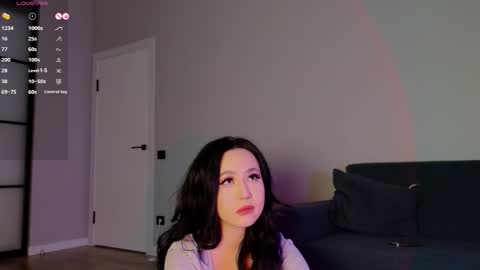 Snapshot of lunajii chatting on 09.30.25 Luna online show from 09.30.25