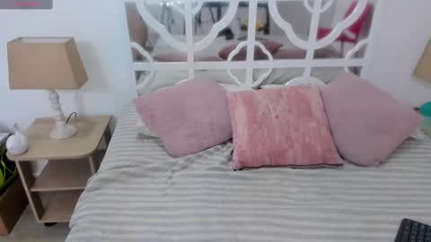 Snapshot of lunalasman chatting on 12.12.24 Luna Lasman online show from 12.12.24