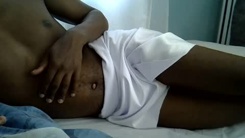 lunalove22_ online show from 10.28.25