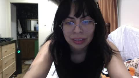 Snapshot of lunamivida chatting on 12.13.24 karazorel online show from 12.13.24