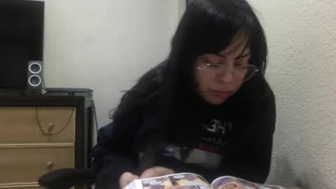 Snapshot of lunamivida chatting on 01.15.25 karazorel online show from 01.15.25