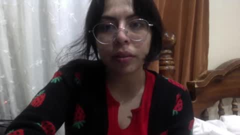 Snapshot of lunamivida chatting on 02.14.25 karazorel online show from 02.14.25