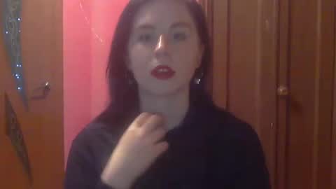 lunamystique_ online show from 01.23.25