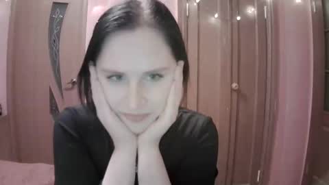 lunamystique_ online show from 01.27.25