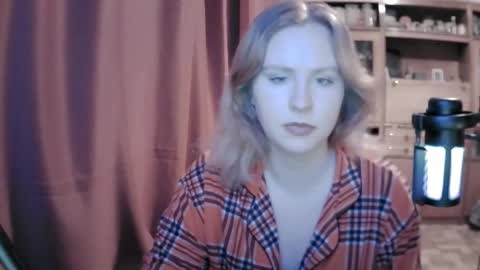 lunamystique_ online show from 02.09.26