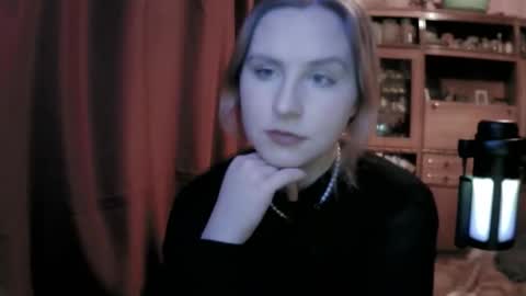 lunamystique_ online show from 02.16.26