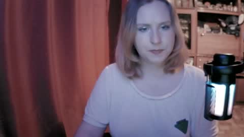 lunamystique_ online show from 04.28.26