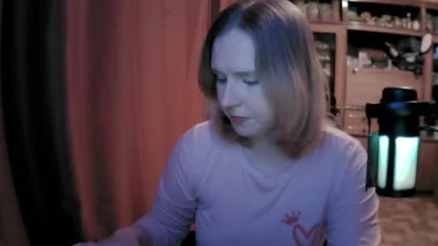 lunamystique_ online show from 04.29.26