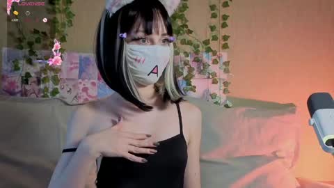 Snapshot of lunanyanmi chatting on 05.30.26 Luna online show from 05.30.26