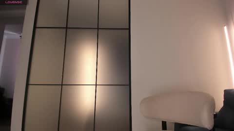 Aisha online show from 11.03.25