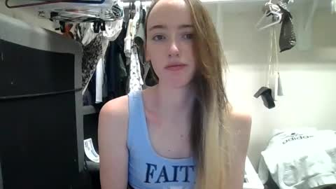 Snapshot of lunapixie2020 chatting on 02.07.25 lunapixie2020 online show from 02.07.25