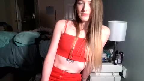 Snapshot of lunapixie2020 chatting on 02.26.25 lunapixie2020 online show from 02.26.25