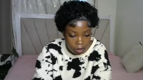 Snapshot of lunar_chocolate000 chatting on 02.22.26 Smiley online show from 02.22.26