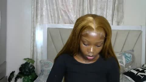 Snapshot of lunar_chocolate000 chatting on 04.10.26 Smiley online show from 04.10.26