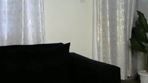 Snapshot of lunar_chocolate000 chatting on 06.01.26 Smiley online show from 06.01.26
