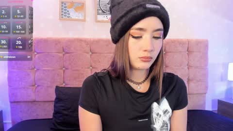 Snapshot of lunar_leen chatting on 12.07.24 Luna online show from 12.07.24