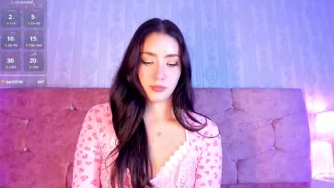 Snapshot of lunar_leen chatting on 10.23.25 Luna online show from 10.23.25