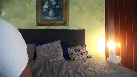 Snapshot of lunar_shade chatting on 02.03.26 jesus online show from 02.03.26