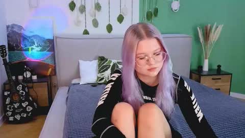 lunariafox online show from 03.20.26