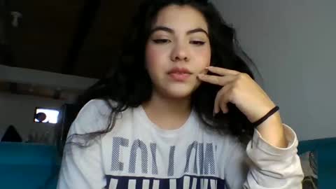 Snapshot of lunariddle chatting on 01.07.25 .. .. online show from 01.07.25