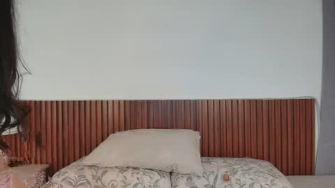 Luna Rousse online show from 04.13.26