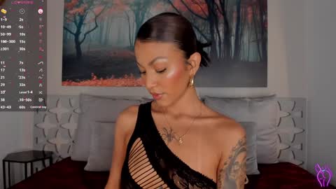 Snapshot of lunaruso chatting on 01.15.25 Luna Ruso online show from 01.15.25