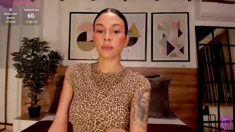 Snapshot of lunaruso chatting on 09.21.25 Luna Ruso online show from 09.21.25