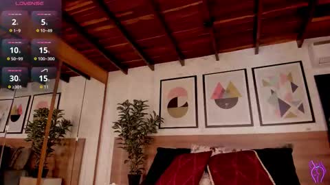 Luna Ruso  online show from 10.29.25