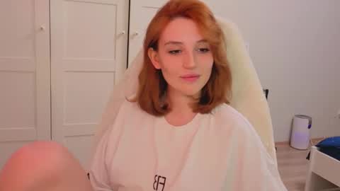 Snapshot of lunatale chatting on 02.13.26 Kate online show from 02.13.26