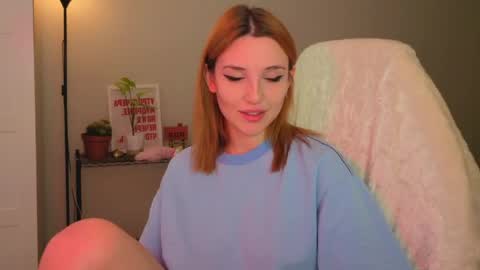 Snapshot of lunatale chatting on 04.23.26 Kate online show from 04.23.26