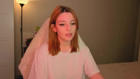 Snapshot of lunatale chatting on 04.30.26 Kate online show from 04.30.26