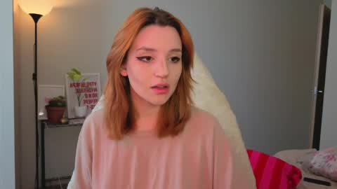 Snapshot of lunatale chatting on 05.05.26 Kate online show from 05.05.26