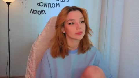 Snapshot of lunatale chatting on 05.06.26 Kate online show from 05.06.26
