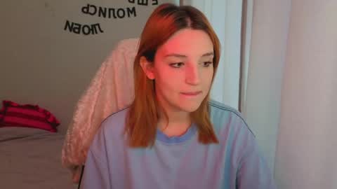 Snapshot of lunatale chatting on 05.28.26 Kate online show from 05.28.26