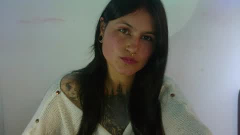 Snapshot of lunatica_2000 chatting on 01.22.25 Luna online show from 01.22.25