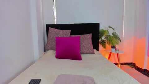 lunavelvet7 online show from 11.21.25