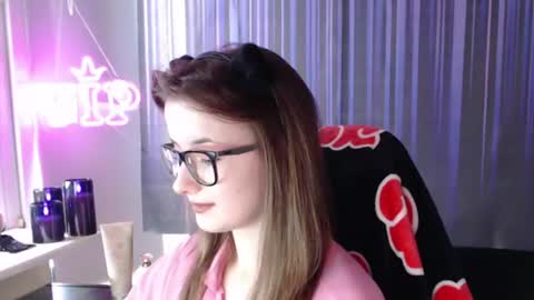 Snapshot of lunaxcherry chatting on 06.21.26 LunaXcherry online show from 06.21.26