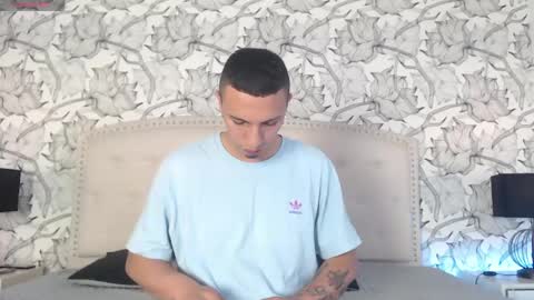 Snapshot of lunaykross chatting on 04.19.26 Luna and Kian online show from 04.19.26