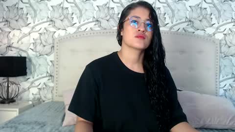 Snapshot of lunaykross chatting on 05.21.26 Luna and Kian online show from 05.21.26