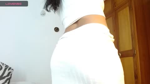 lunayois02 online show from 02.17.25