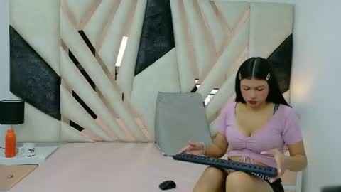 Snapshot of lunaysebastian chatting on 07.13.26 Luna y Sebastian online show from 07.13.26