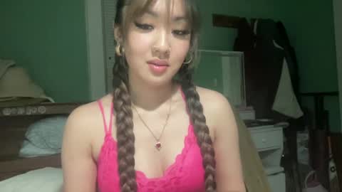 Snapshot of lunazone chatting on 01.31.25 Lunadreams online show from 01.31.25